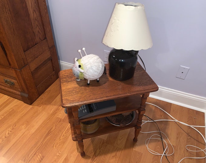 Antique Oak Side Table Coffee Table Small Wood Furniture Entryway Lover Antiques and Vintage