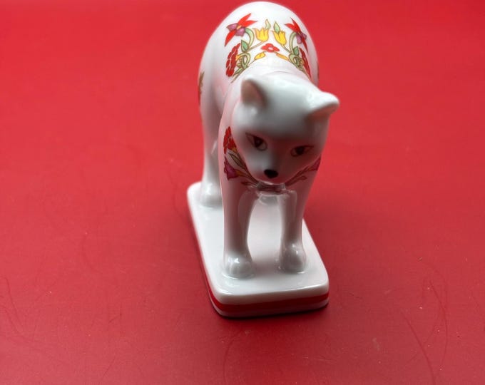Vintage Kakiemon Porcelain Cat Figurine White Floral Hand Painted 2 Inch Tall Ornament