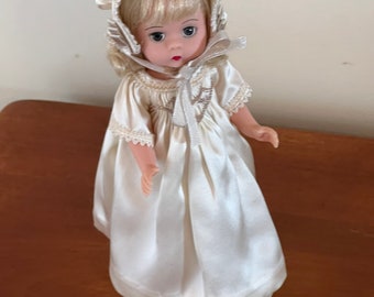 Madame Alexander Now I Lay Me Down to Sleep Doll #28380 8” tall includes the original box Dolls Lover Antiques and Vintage