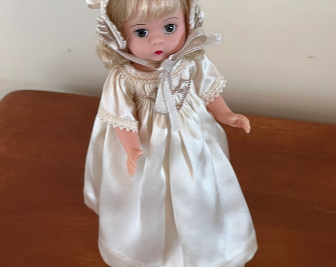 Madame Alexander Now I Lay Me Down to Sleep Doll #28380 8” tall includes the original box Dolls Lover Antiques and Vintage