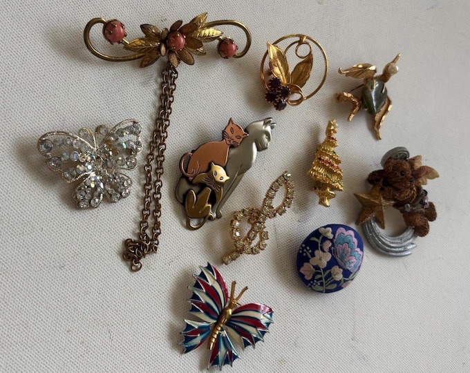Vintage Pin Collection Variety Brooch Jewelry Lot Lover Antiques and Vintage
