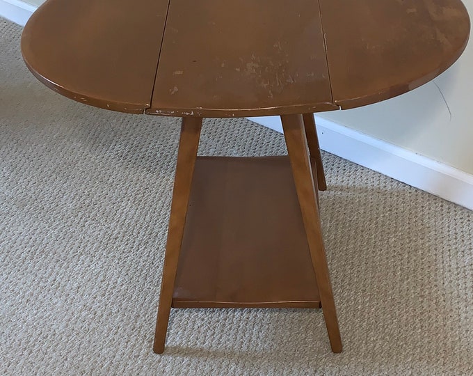 Cushman Colonial Creations Brookhollow end table #8006 created in 1938