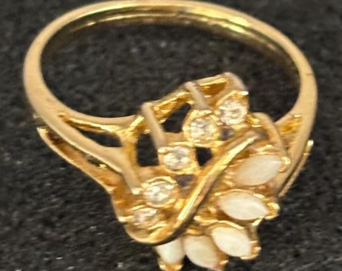 Vintage Opal & Crystal Gold Ring Elegant Jewelry Gifts Lover Antiques and Vintage