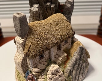 Vintage David Winter Cottages Scottish Collection Crofter’s Cottage 1988 handmade hand painted Great Britain figurines David Hine