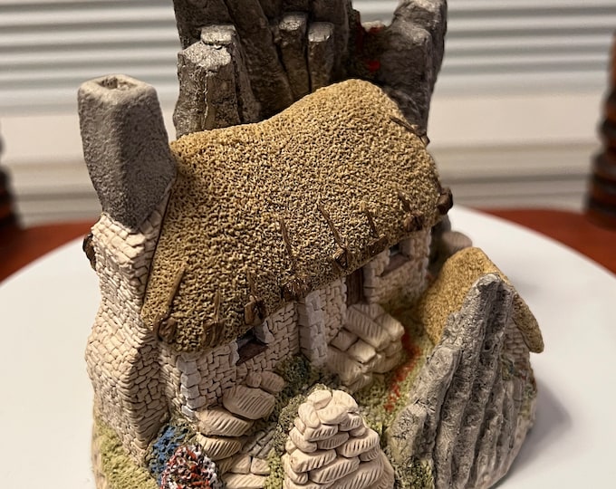Vintage David Winter Cottages Scottish Collection Crofter’s Cottage 1988 handmade hand painted Great Britain figurines David Hine