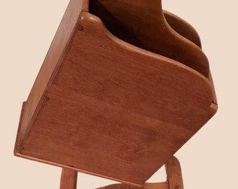 Cushman Colonial Creations Tongs Magazine Rack No. 3-9 Truly Rare Historic Lake house home decor