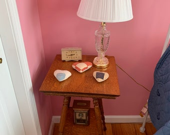 Antique Tiger Oak Side Table: Colonial Leg Accent Table