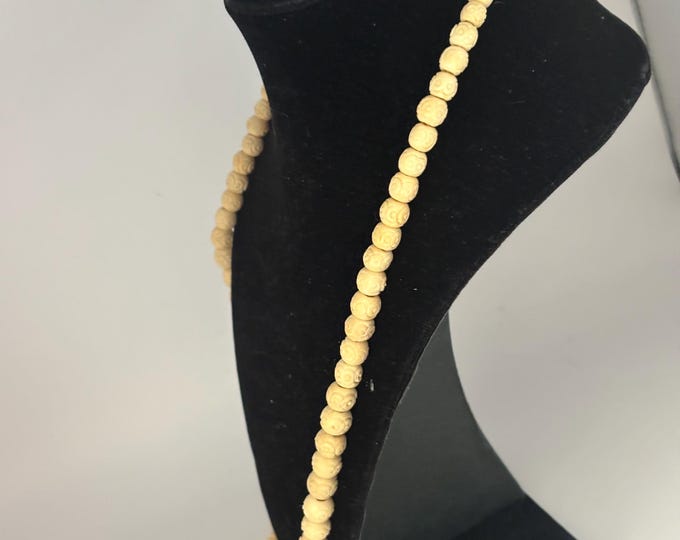 Vintage Hand Carved Bone Beaded Necklace Graduated Beads Lover Antiques and Vintage