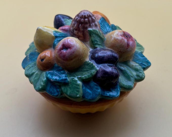 Vintage Italy Majolica Trinket Box Fruit Basket Hand-Painted Saca 315 Lover Antiques And Vintage