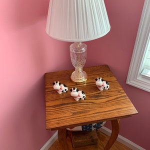 Antique Oak Side Table Coffee Table Nightstand Small Wood Accent Table with Cabriole Legs Furniture Entryway Lover Antiques and Vintage