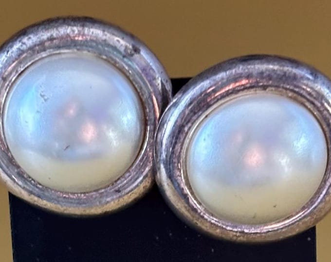 Vintage Pearl Clip On Earrings, Circle Gold Tone Jewelry