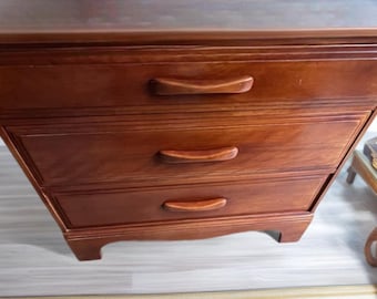 Cushman Colonial Creations Molly Stark 3 drawer dresser No.2053 Vintage Rustic Furniture Home Decor