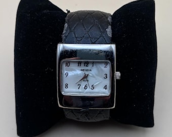 Vintage Geneva Elite Quartz Watch Number 712 Lover Antiques and Vintage