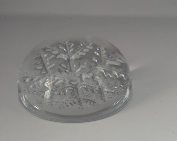 Cristal France Clear Lead Crystal Snowflake Paperweight Vintage 24% Lead Glass Decor