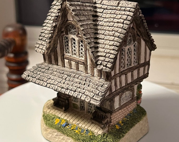 Vintage Grouse Moor Lodge by David Winter handmade hand painted Great Britain August British Traditions figures figurines