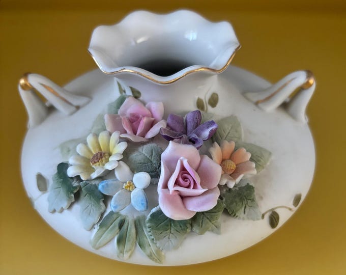Vintage Lefton Hand Painted Porcelain Vase Capodimonte Style Figurines Japanese Lover Antiques and Vintage