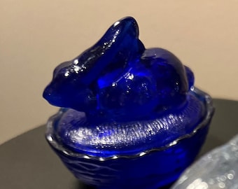 Vintage Cobalt Blue Rabbit on Nest Summit Art Russ Vogelsong Bunny with Lid Art Glass Rabbits Bunnies Lover Antiques and Vintage