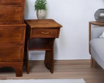 Cushman Colonial Creations Molly Stark Night Table No. 2059 Small End Table Night Side Stand Nightstand Lover Antiques and Vintage
