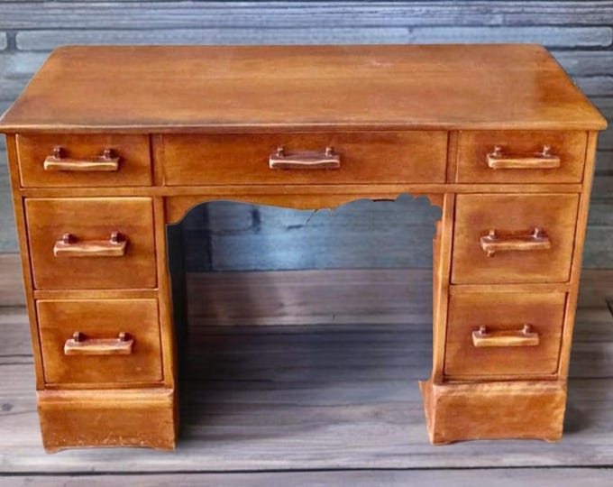 Cushman Colonial Creations Peter Schuyler Five Drawer Vanity No. 4-151 Cushman Desk Lover Antiques and Vintage