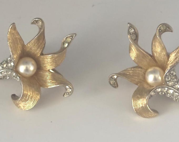 Boucher Gold Lily Earrings with Pearls, Flower Jewelry, Lover Antiques and Vintage
