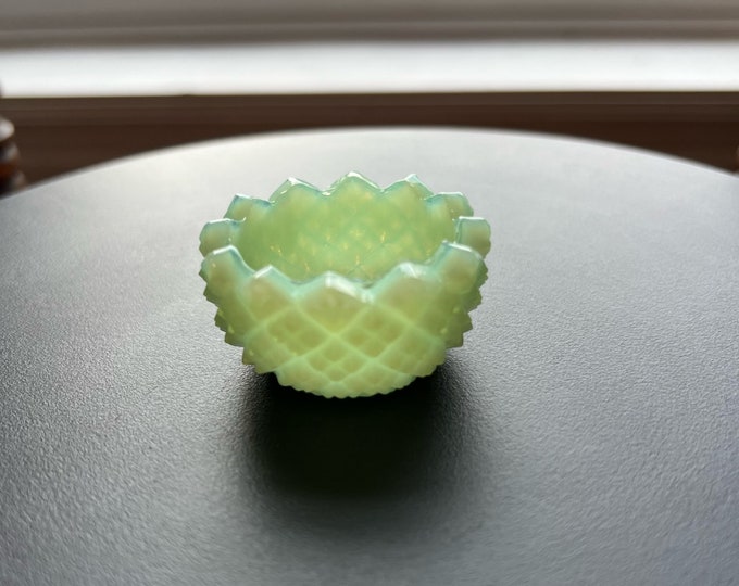Vintage Green Jadeite Flower Salt Dish Vaseline Glows Mini Cut Glass Figurine Uranium Toothpick Holder, Container Lover Antiques and Vintage
