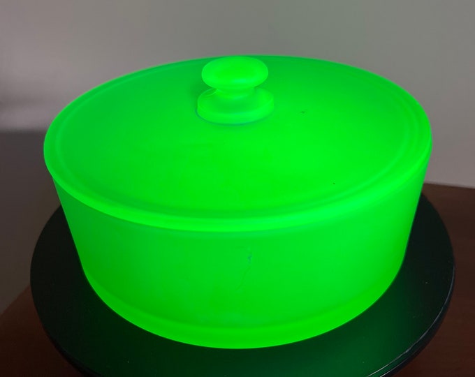 Vintage Vaseline Uranium Glass Powder Container with Lid Dish top Glows Green Art Depression Glass Mid Century Modern Lover Antiques
