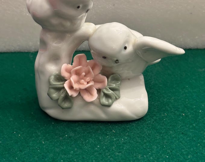 Vintage Porcelain Two Love Birds Statue Lover Antiques and Vintage