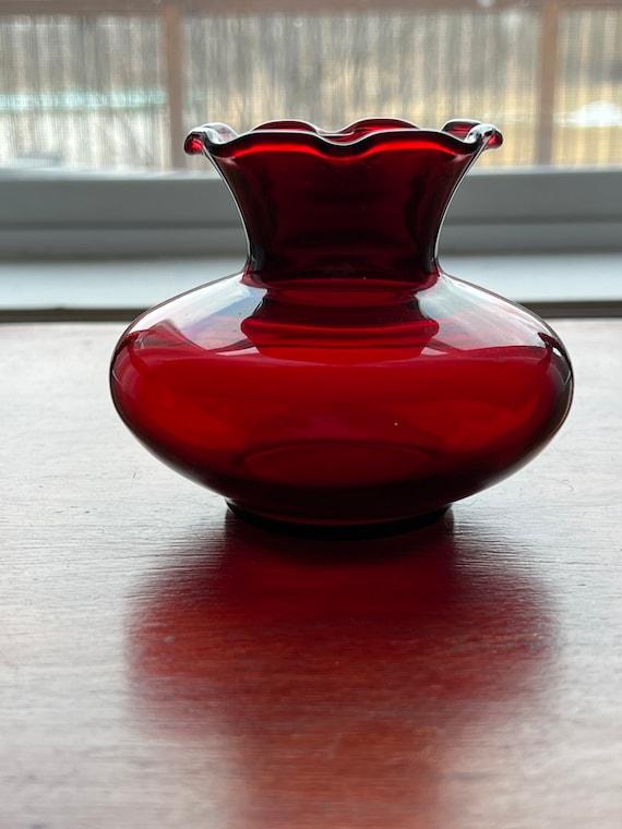 Vintage Small Ruby Red Royal Ruby Anchor Glass Ruffled Edge Flower