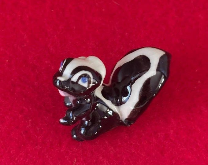 Hagan Renaker Flower the Skunk Hand Painted Figurine, Lover Antiques and Vintage