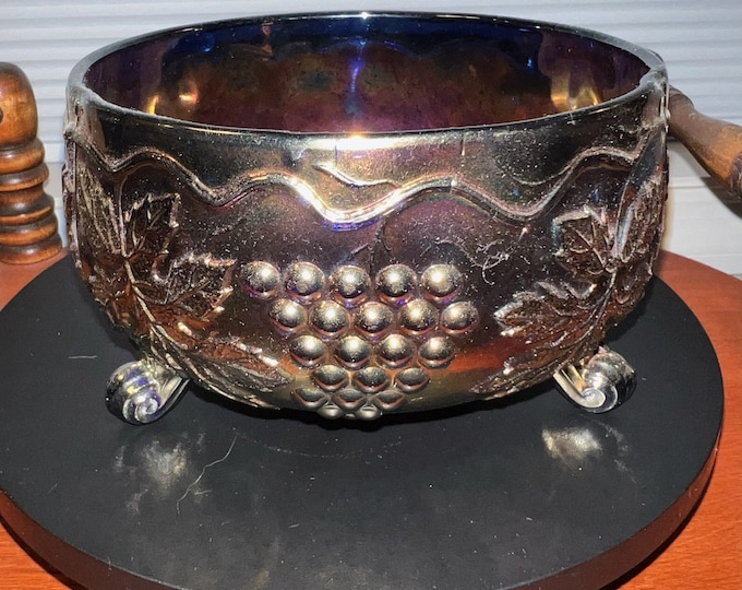 Vintage Fenton Amethyst Iridescent Red Carnival Bowl Grape and Leaf Pattern Circa 1910 Glas Footed Bowl Glass Art Lover Antiques and Vintage