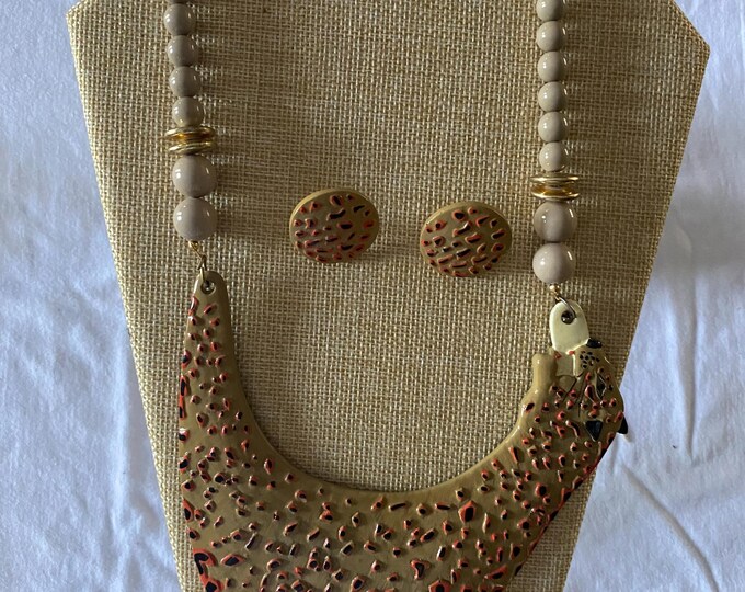 Vintage Giraffe Figural BIB & Beaded Statement Resin Necklace and Matching Earrings Animal Jewelry Unique Gifts Lover Antiques and Vintage