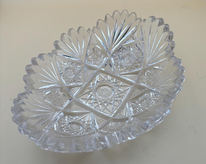 Antique American Brilliant Sawtooth Glass Candy Dish Crystal Glass Trinket Glass Nut Container Lover Antiques and Vintage