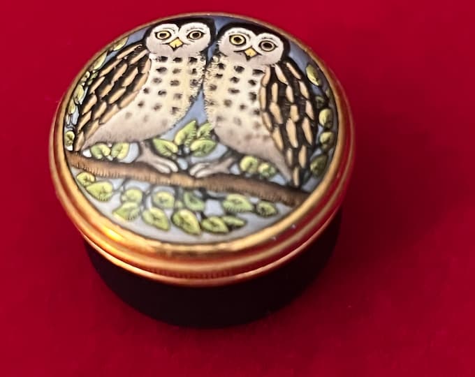 Halcyon Days Miniature Enamel Owl Box, Vintage Porcelain Pill Snuff Box Screw Top Lid, Little Owls, England Enamel Trinket, Lover Antiques