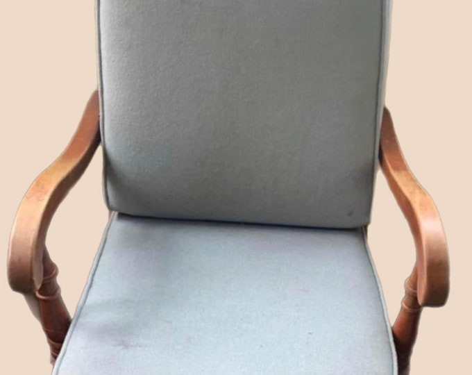 Cushman Colonial Creations New Bennington Swivel Rocker No. 5683 Mid Century Modern Original Condition Vintage Furniture