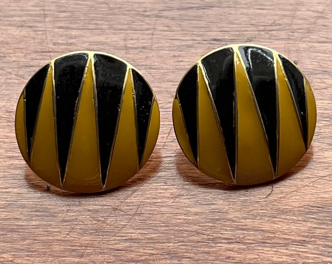 Vintage elegant black and yellow gold toned earrings earring jewelry