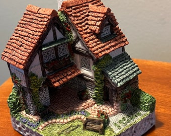 Vintage Gardener's Cottage by David Winter 1994 for 1995 Guild