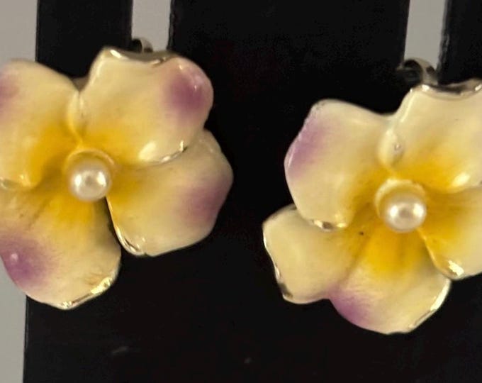 Vintage Pansies Hand Painted Porcelain Flower Earrings Lover Antiques and Vintage