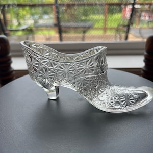 Vintage Fenton Daisy and Button Glass Slipper: Clear Princess Shoe