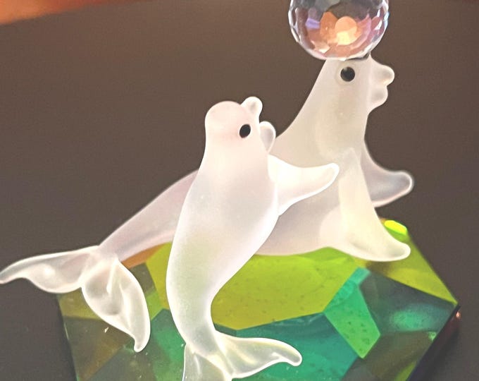 Vintage Seals Playing with a Ball Crystal Figurine, Sea Crystal Figure, Lover Antiques and Vintage