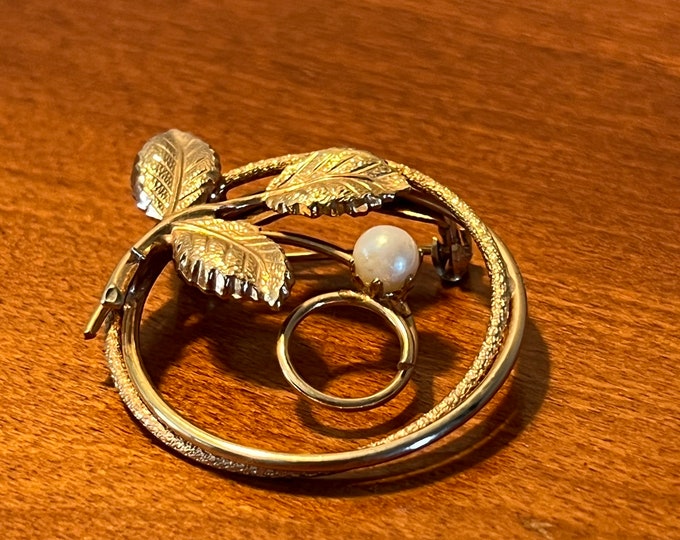 Vintage flower gold tone brooch, circle pin, circle brooches, pins jewelry, Lover Antiques and Vintage