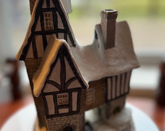 Vintage Fred’s Home by David Winter Cottages Special for Christmas 1991 Scrooge Collection handmade hand painted Great Britain figurines