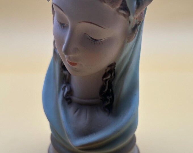 Vintage Lefton Madonna Figurine KW1185 Hand Painted Porcelain Virgin Mary Figure Japanese Lover Antiques and Vintage