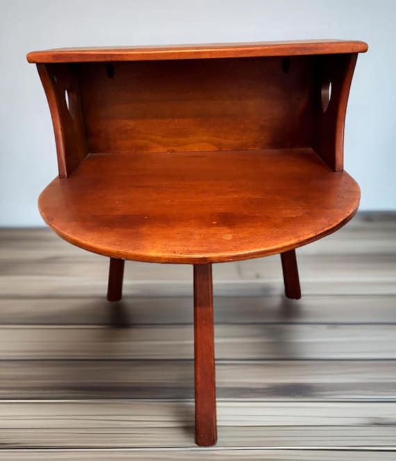 Cushman Colonial Creations Heart Table Chester End Table No. 2106