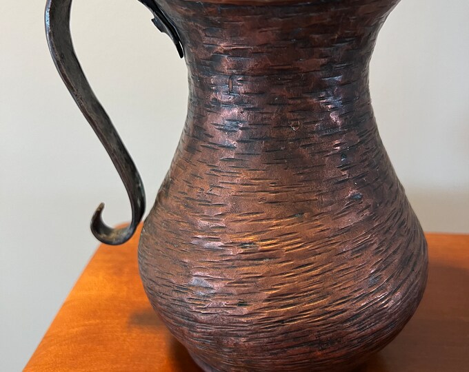 Antique Hammered Copper Pitcher Pot Primitive Arts and Crafts Art Lover Antiques and Vintage