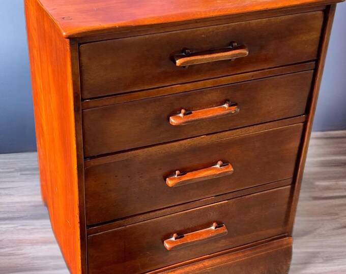 Vintage Cushman Colonial Creations 4 drawer chest No. 3-145 petite dresser