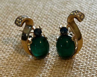 Vintage Crown Trifari Emerald Green Jelly Belly Clip On Earrings