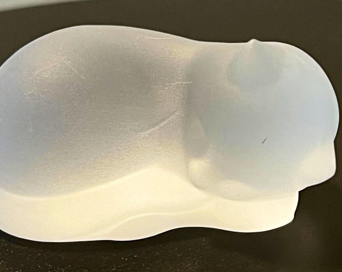 Vintage Frosted Glass Cat Figurine by the Franklin Mint Statue Cats of all kinds Cats Kitten Art Glass Lover Antiques and Vintage