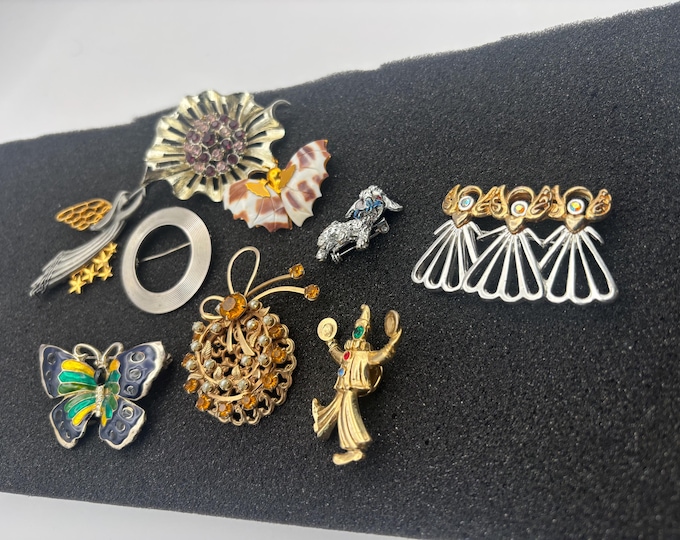 Vintage Pin Collection Variety Jewelry Lot Brooch Lover Antiques and Vintage
