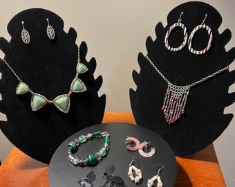 Vintage Earrings Necklace Bracelet Collection of 8 pieces Jewelry earring Lover Antiques