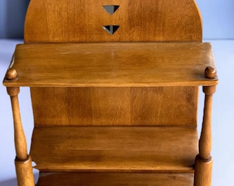 Cushman Colonial Creations Wall Shelves No. 9105 Herman de Vries, Birch O Brittany Finistere Collection, Lover Antiques and Vintage
